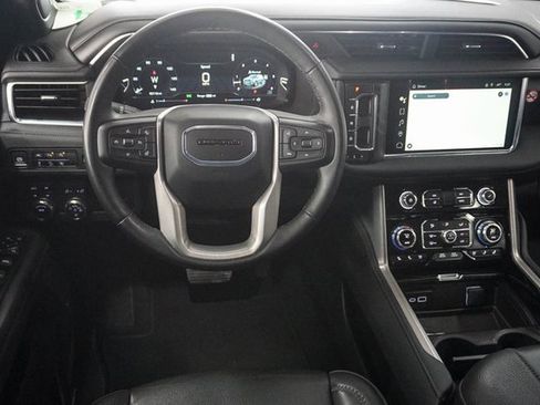 Used 2024 GMC Yukon XL Denali image 15