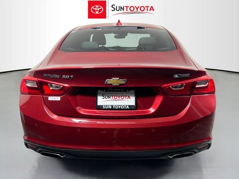 Used 2017 Chevrolet Malibu Premier w/ Driver Confidence Package image 5