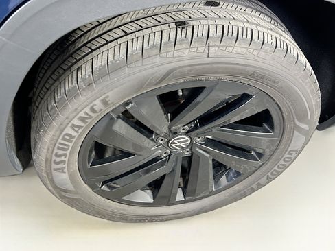 Used 2023 Volkswagen Atlas Cross Sport SE image 29