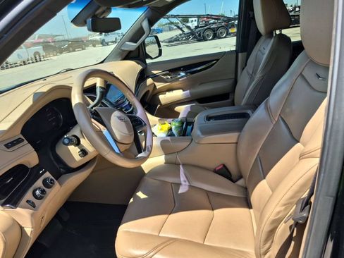 Used 2019 Cadillac Escalade ESV Platinum AWD/4WD image 5