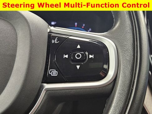 Used 2022 Volvo XC60 B5 Inscription w/ Advanced Package image 38