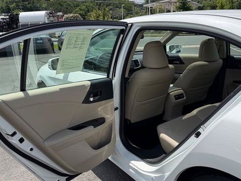 Used 2016 Honda Accord EX-L image 38