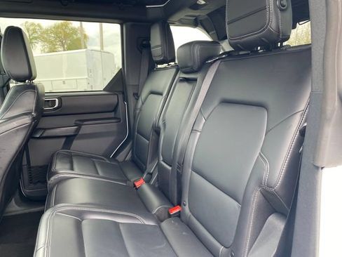 Used 2025 Ford Bronco Outer Banks AWD/4WD image 21