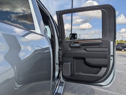 Used 2024 Chevrolet Silverado 2500 High Country w/ High Country Premium Package image 64