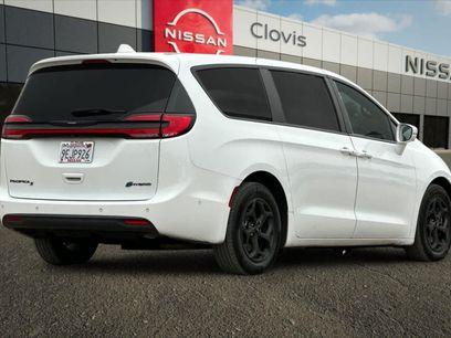 Used 2022 Chrysler Pacifica Limited w/ S Appearance Package
