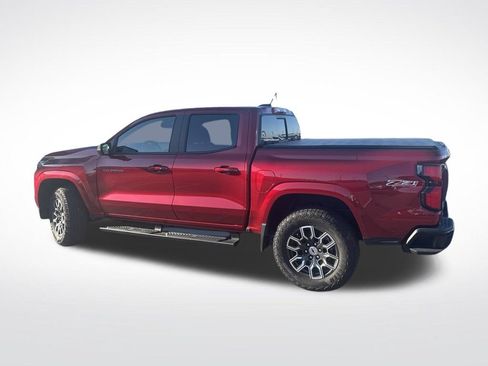 Used 2025 Chevrolet Colorado Z71 w/ Technology Package AWD/4WD image 6