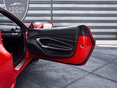 Used 2023 Ferrari F8 Tributo RWD image 29