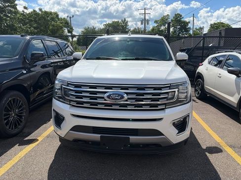 Used 2018 Ford Expedition Limited w/ Equipment Group 302A AWD/4WD image 2
