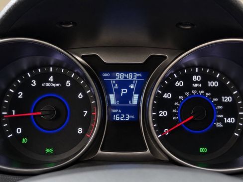 Used 2013 Hyundai Veloster w/ Tech Pkg FWD image 16