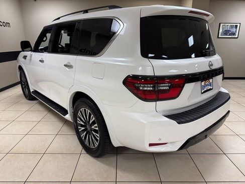 Used 2024 Nissan Armada SL w/ Midnight Edition Package image 4