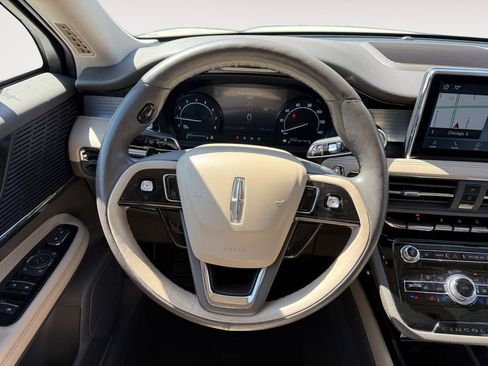 Used 2022 Lincoln Corsair AWD w/ Premium Package image 12