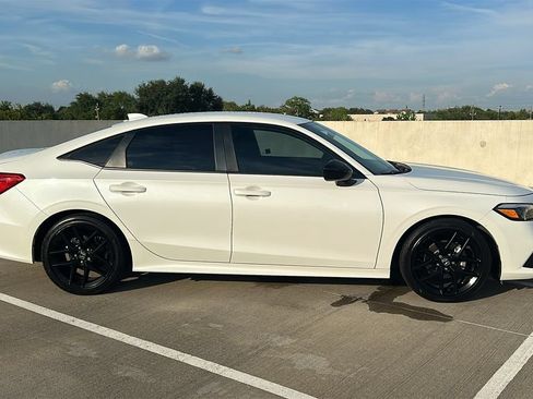 Used 2024 Honda Civic Sport image 13