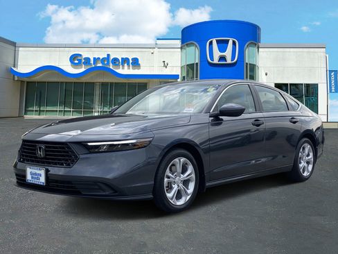 Used 2025 Honda Accord LX image 3