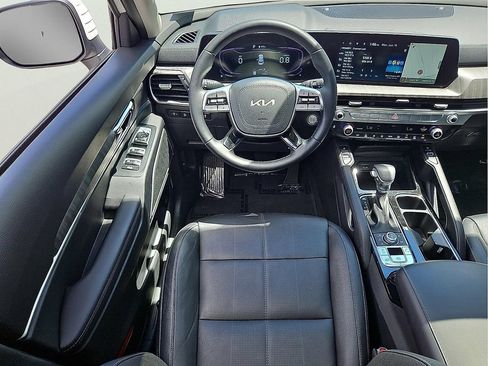 Used 2024 Kia Telluride EX w/ EX Captain's Chair Package AWD/4WD image 9