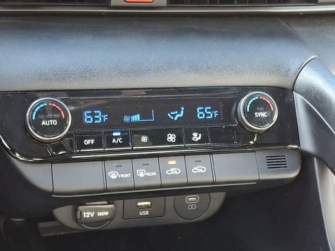 Certified 2025 Hyundai Elantra Sport FWD image 15