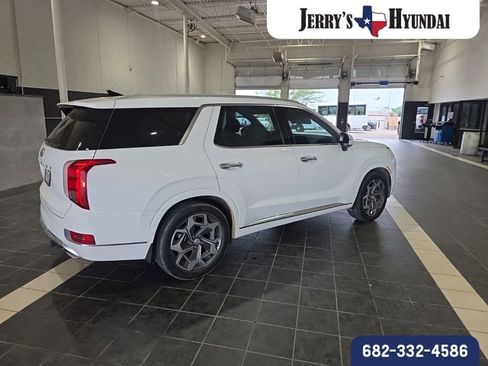 Used 2022 Hyundai Palisade Calligraphy image 5