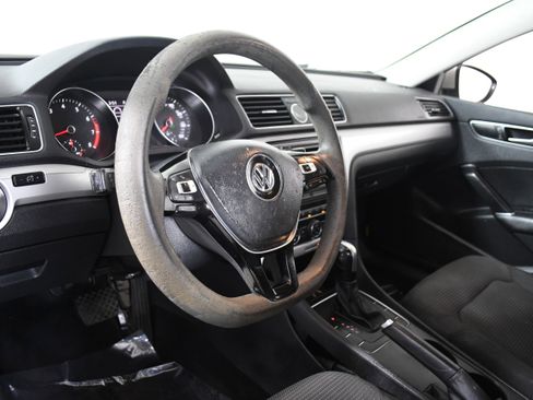 Used 2016 Volkswagen Passat 1.8T S image 20