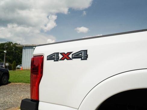 Used 2019 Ford F250 Lariat w/ Lariat Value Package AWD/4WD image 19
