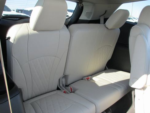 Certified 2023 Buick Enclave Avenir image 22