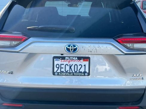 Used 2022 Toyota RAV4 XLE w/ Convenience Package AWD/4WD image 19