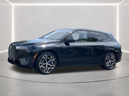 Used 2024 BMW iX xDrive50 w/ Sport Package AWD/4WD image 18