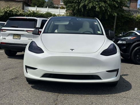 Used 2021 Tesla Model Y Long Range AWD/4WD image 8