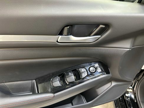 New 2025 Nissan Altima 2.5 SR image 19