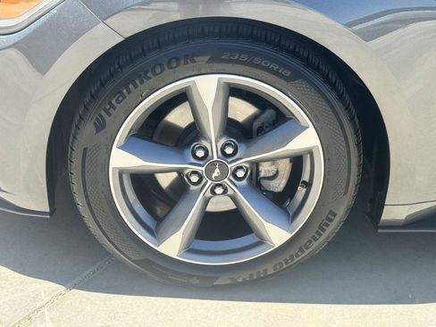 Used 2017 Ford Mustang Coupe RWD image 9