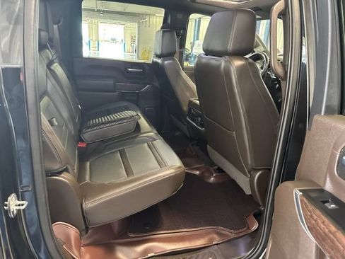 Used 2023 GMC Sierra 2500 Denali w/ Denali Black Diamond Edition AWD/4WD image 24