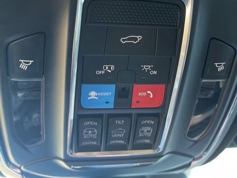 Used 2025 Jeep Grand Cherokee L Summit AWD/4WD image 14
