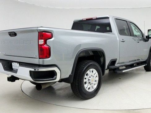 Used 2024 Chevrolet Silverado 2500 LT w/ Z71 Off-Road Package image 5