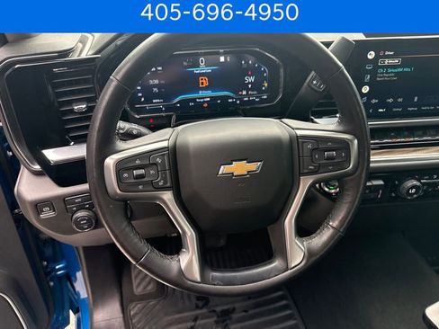 Used 2022 Chevrolet Silverado 1500 LT AWD/4WD image 10