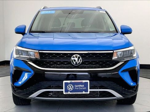 Certified 2023 Volkswagen Taos SE w/ Panoramic Sunroof Package FWD image 8