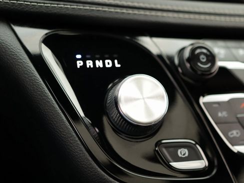 Used 2020 Chrysler Pacifica Limited w/ Advanced Safetytec Group image 20