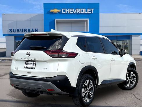 Used 2022 Nissan Rogue SV FWD image 4