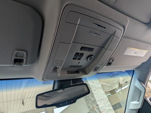 Used 2018 GMC Yukon SLT w/ Open Road Package RWD image 32