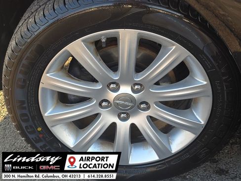 Used 2013 Chrysler 200 Touring image 30