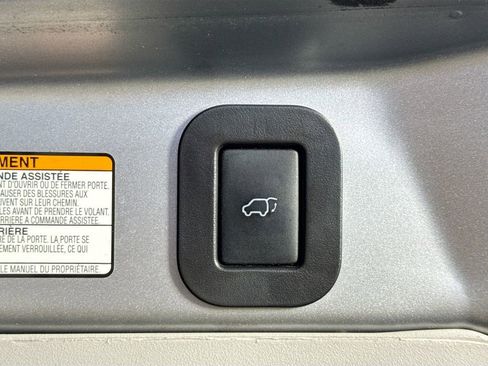 Used 2018 Toyota Sienna XLE image 30