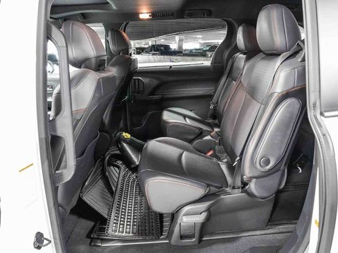 Certified 2024 Toyota Sienna XSE FWD image 19