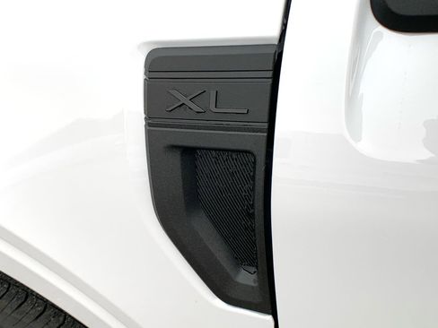 New 2025 Ford Maverick XL image 14