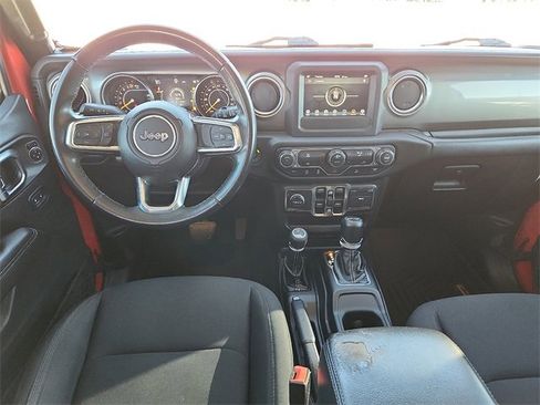 Used 2018 Jeep Wrangler Unlimited Sahara image 10