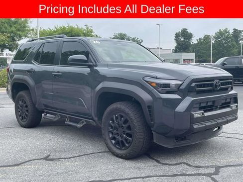 Used 2026 Toyota 4Runner SR5 AWD/4WD image 7