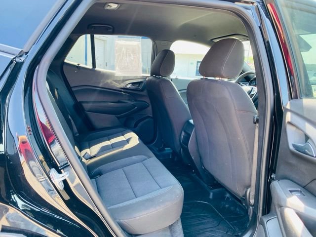 Used 2025 Chevrolet Trax RS FWD image 7