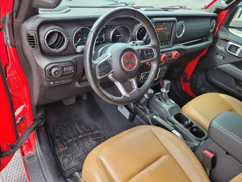 Used 2022 Jeep Wrangler Unlimited Sahara w/ Cold Weather Group image 22