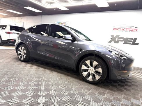 Used 2020 Tesla Model Y Long Range AWD/4WD image 2