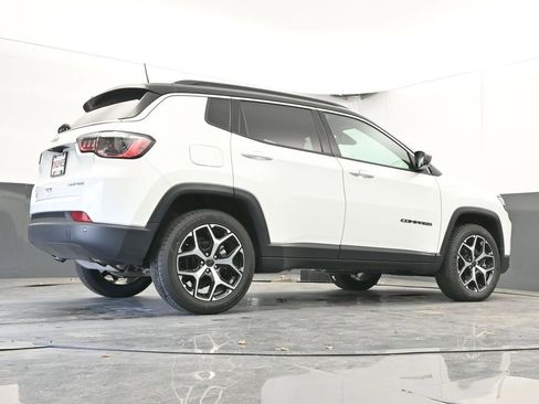 Used 2025 Jeep Compass Limited image 52