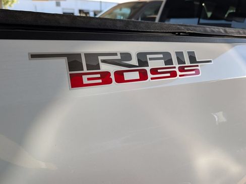 Used 2024 Chevrolet Silverado 1500 LT Trail Boss w/ LT Trail Boss Premium Package AWD/4WD image 8