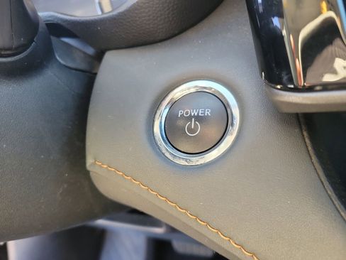 Used 2023 Toyota Highlander Bronze Edition image 28