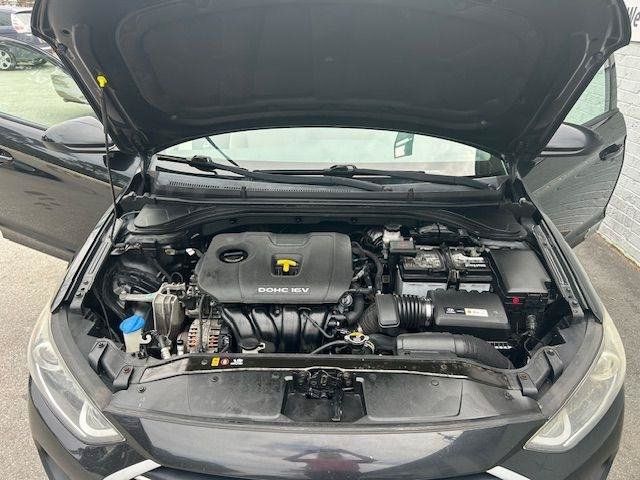 Used 2017 Hyundai Elantra SE FWD image 10