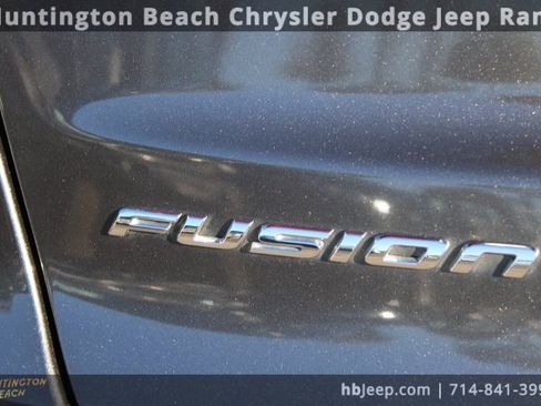 Used 2020 Ford Fusion SE image 7